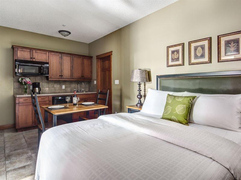 Bighorn Meadows Resort Radium Hot Springs Dış mekan fotoğraf