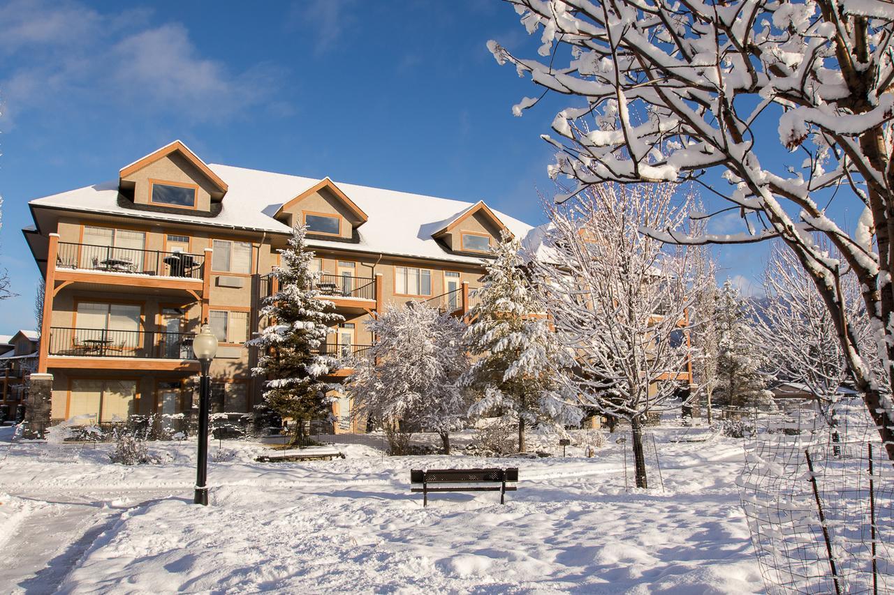Bighorn Meadows Resort Radium Hot Springs Dış mekan fotoğraf