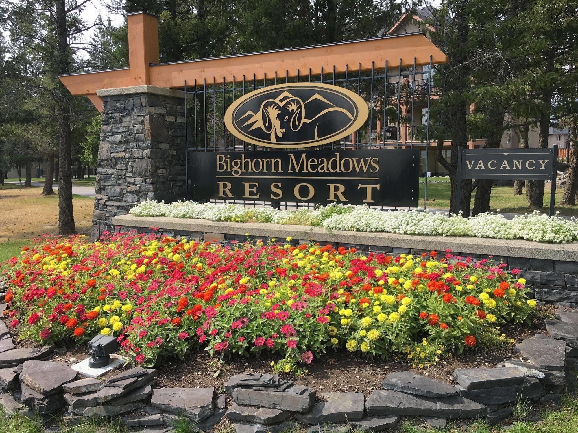 Bighorn Meadows Resort Radium Hot Springs Dış mekan fotoğraf