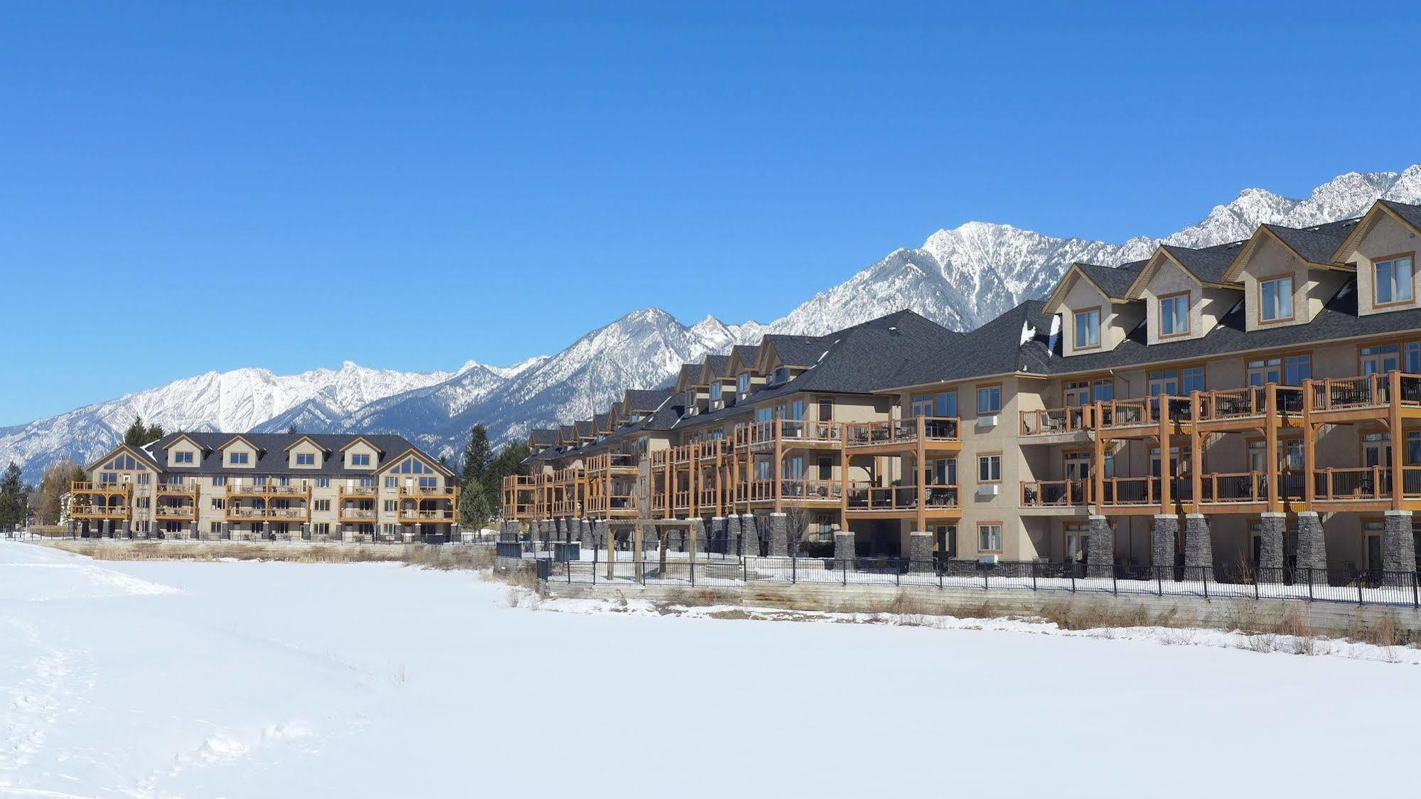 Bighorn Meadows Resort Radium Hot Springs Dış mekan fotoğraf