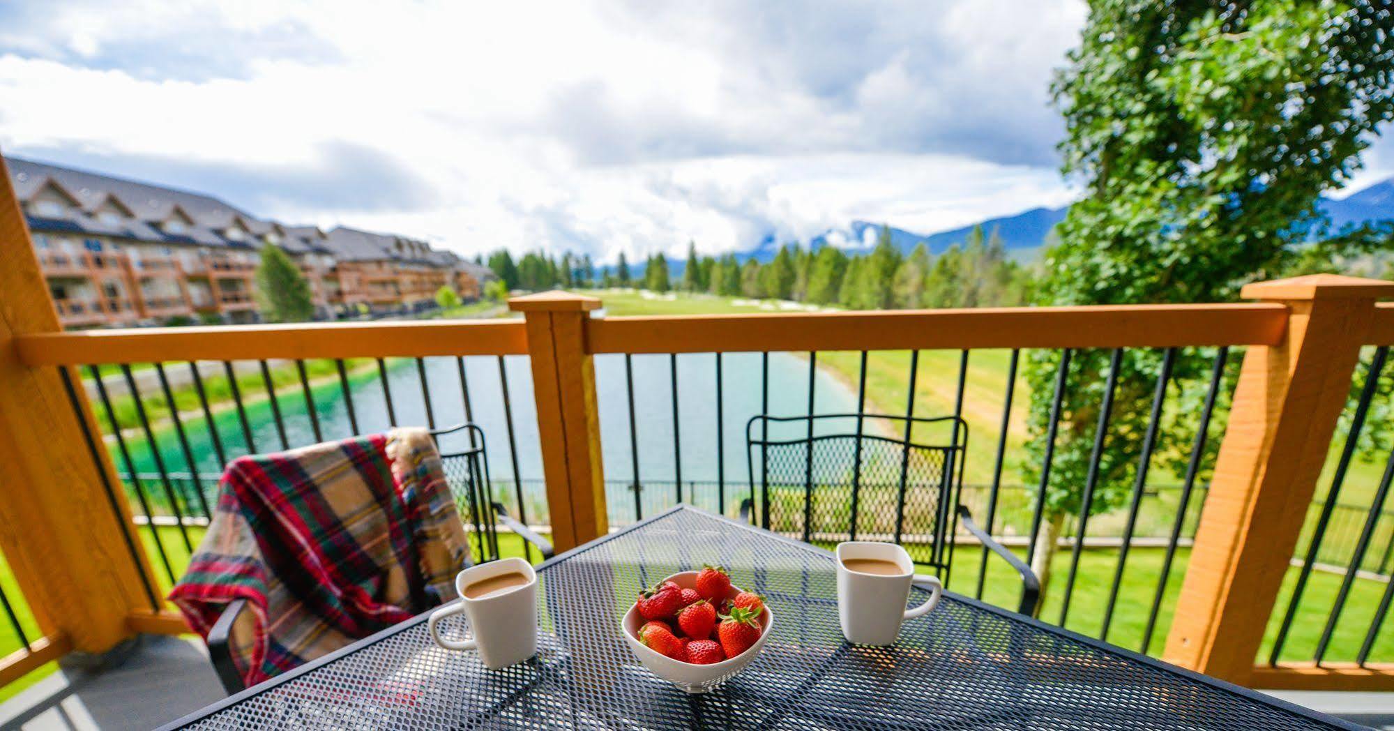 Bighorn Meadows Resort Radium Hot Springs Dış mekan fotoğraf