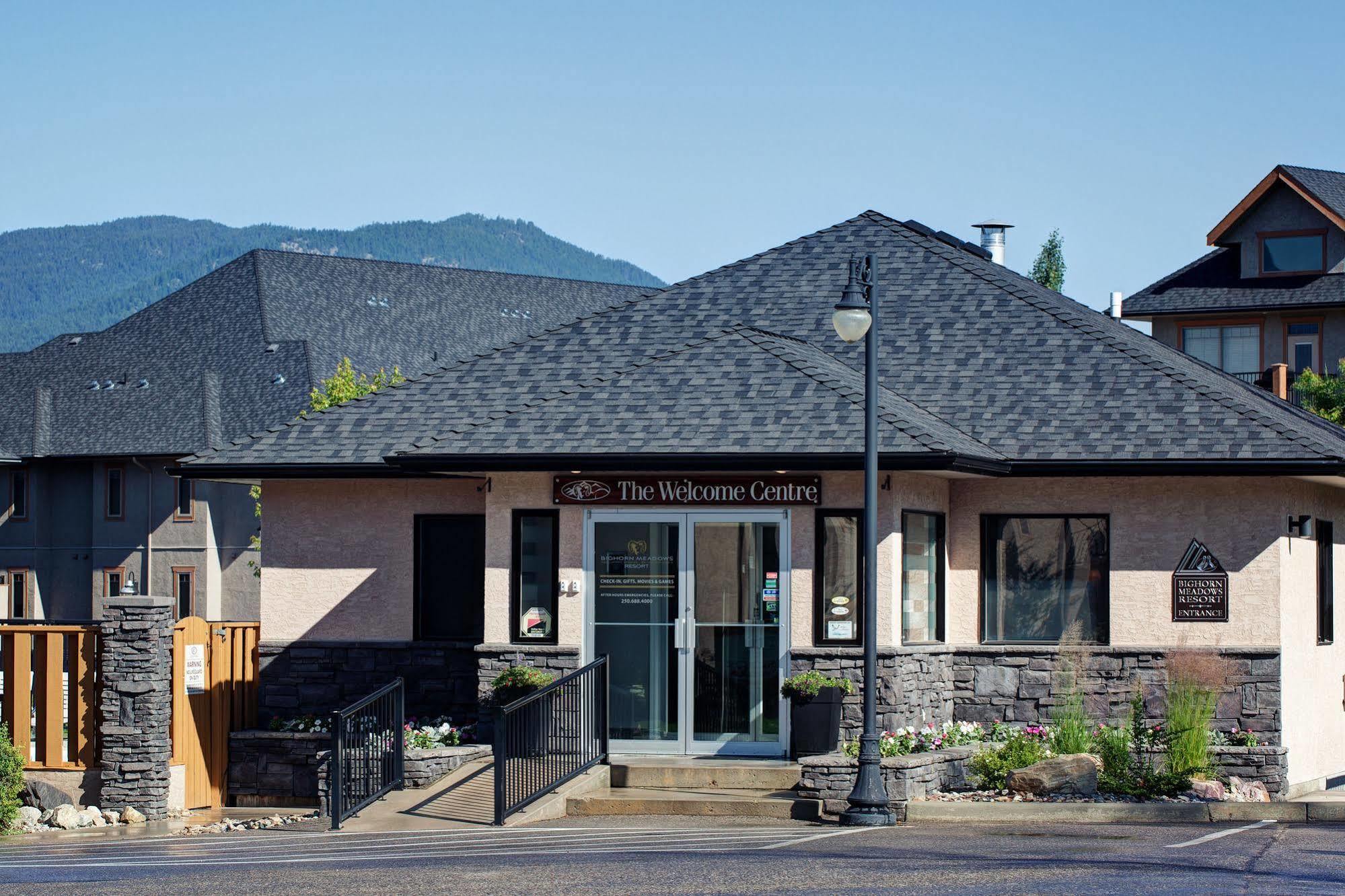 Bighorn Meadows Resort Radium Hot Springs Dış mekan fotoğraf