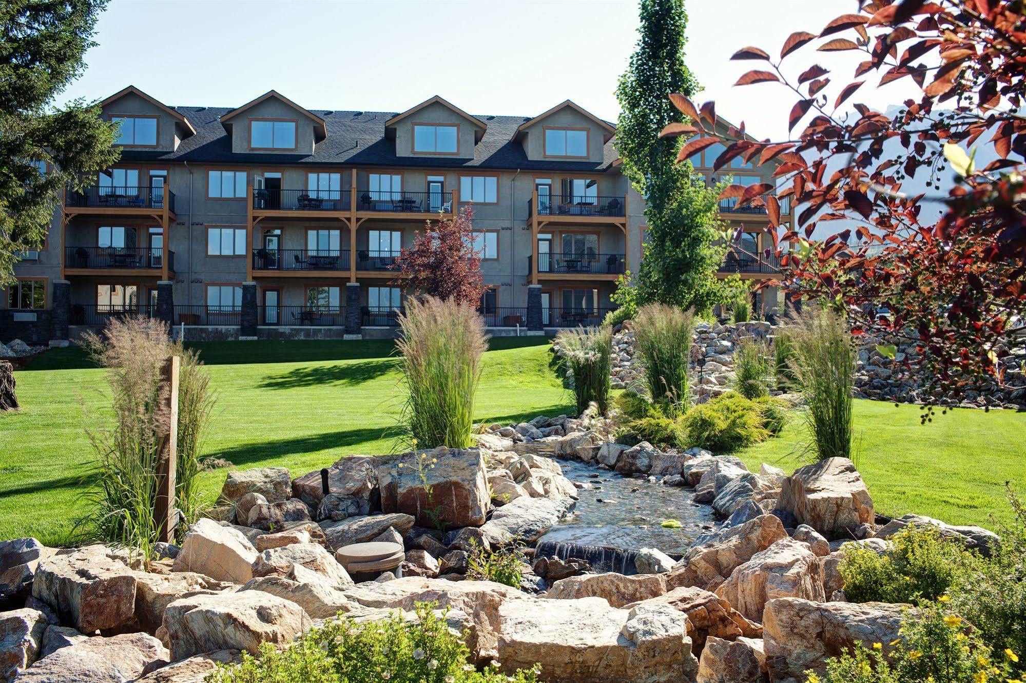 Bighorn Meadows Resort Radium Hot Springs Dış mekan fotoğraf